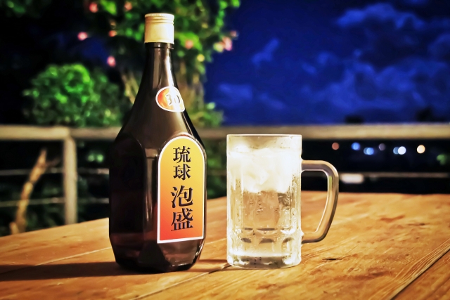 与那国島で味わう絶品泡盛・お酒ガイド！現地酒造やおすすめの居酒屋も紹介