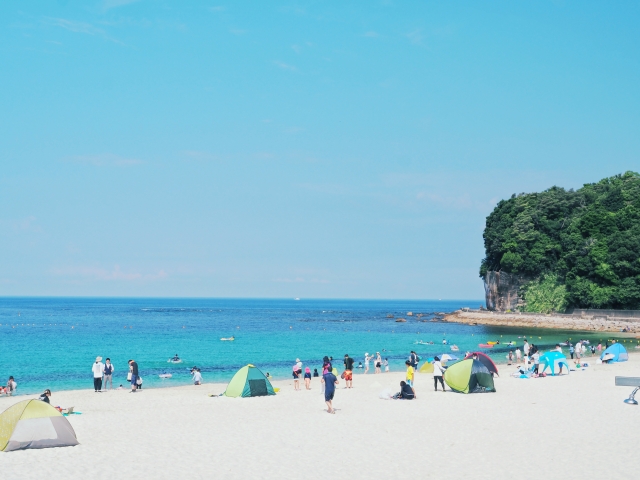 海　観光客