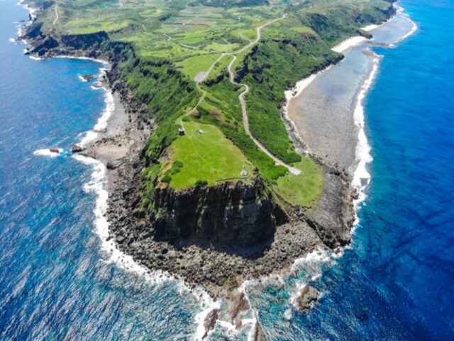 与那国島 観光モデルコース 与那国島 東崎灯台 空撮